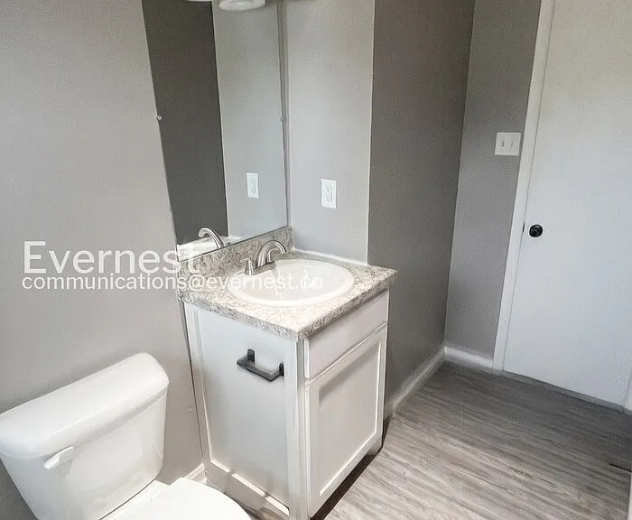 241 Pearl St — Photo 7