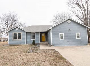1626 N 4th St, Neodesha, KS 66757