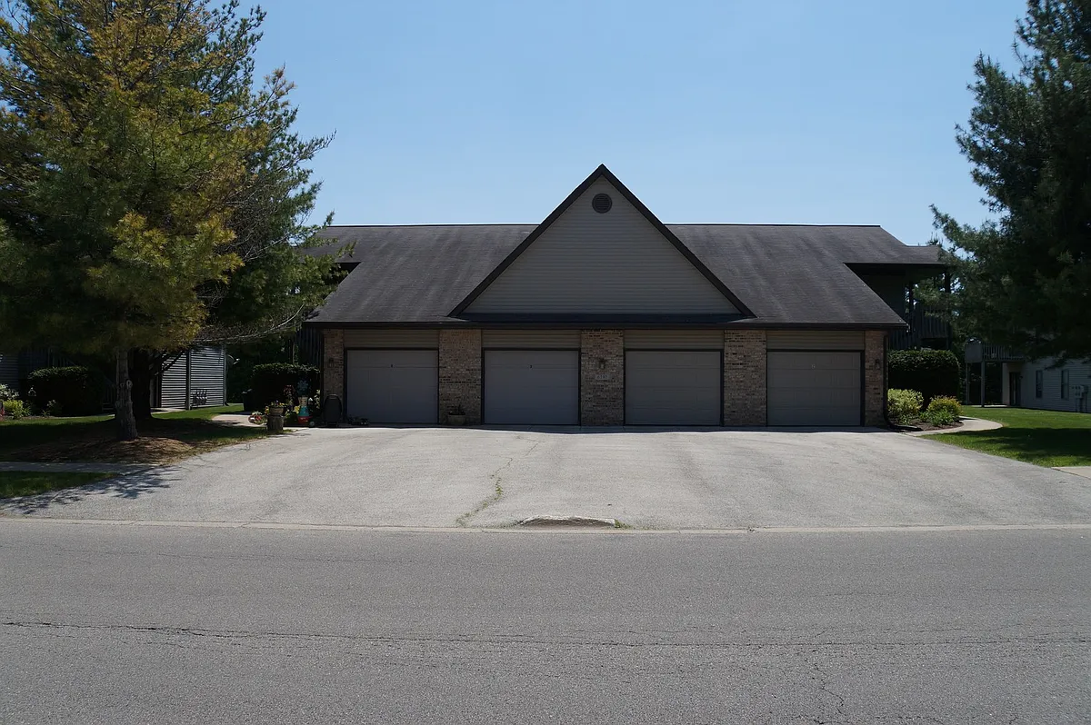 Building Photo - 6315 Garrett Ln
