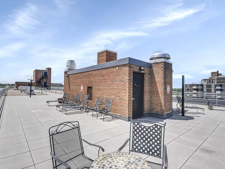 11850 Edgewater Dr #820 — Photo 32