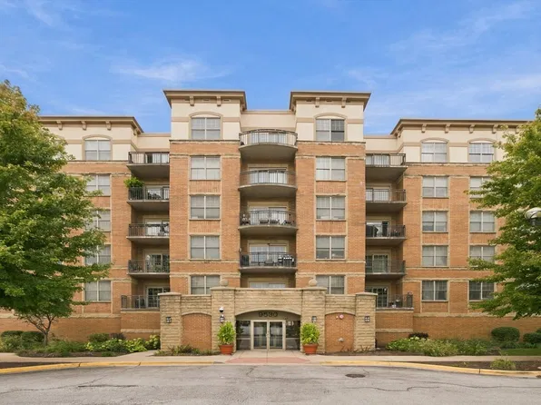 9530 Cook Ave Unit 401, Oak Lawn, IL 60453