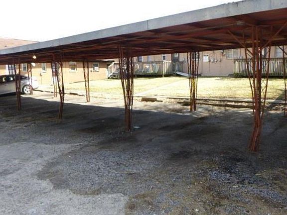 3rd image of 221 Ernst Ave