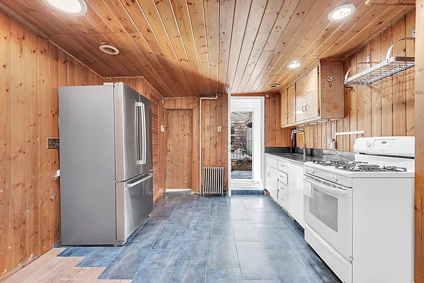 Sold by Douglas Elliman | media 6