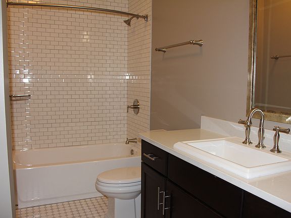 2nd image of 600 Canal St APT 701