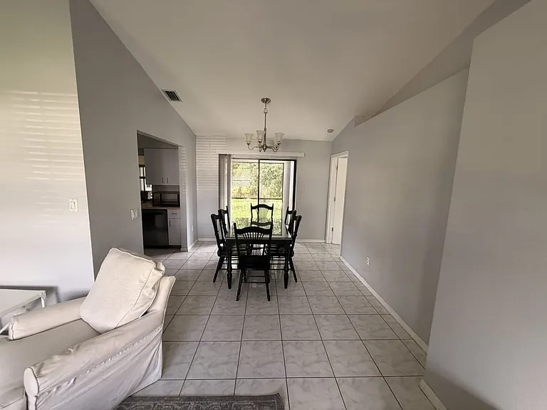 1474 Dewitt St — Photo 8