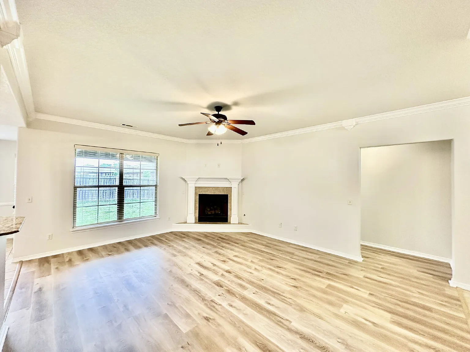 3 bed, 2.0 bath, 1653 sqft, $1,798 — Photo 3