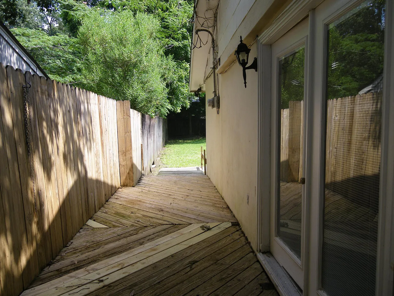 2 bed, 1.5 bath, 1260 sqft, $1,650 — Photo 3