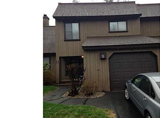 4 Applewood Ln, Avon, CT 06001