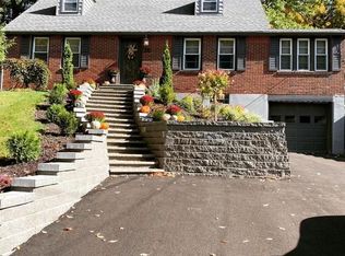 105 Hatherleigh Rd, Syracuse, NY 13209