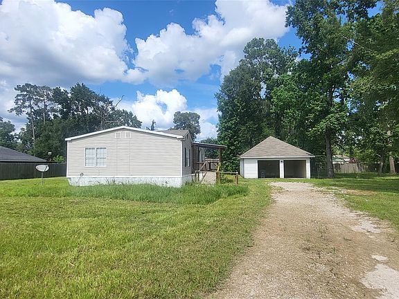4th image of 16711 Lake Cir