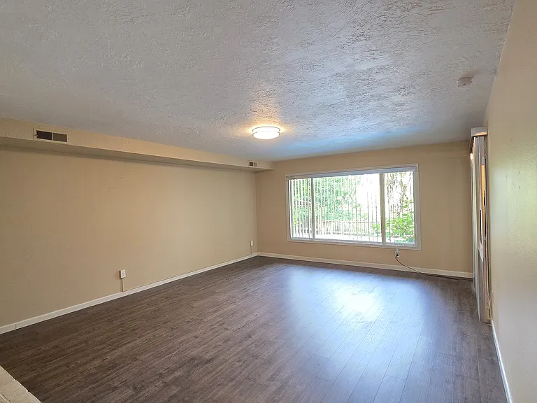 16932 Greentree Ave — Photo 26