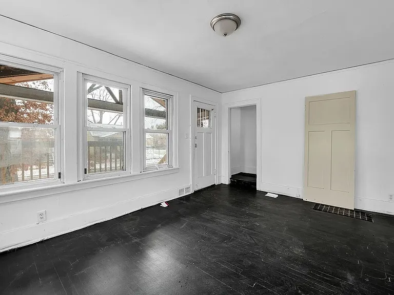 15906 Alden St — Photo 8
