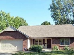 8425 W 88th Ter, Overland Park, KS 66212