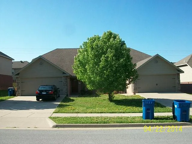 3103 Deerfield Blvd #1 — Photo 1