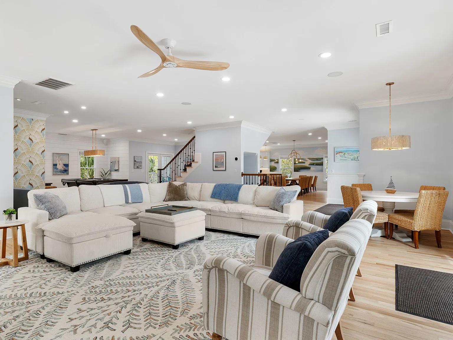7 bed, 7.5 bath, 5691 sqft, $20,000 — Photo 3