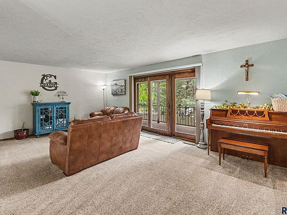 3rd image of 2321 S Mockingbird Cir