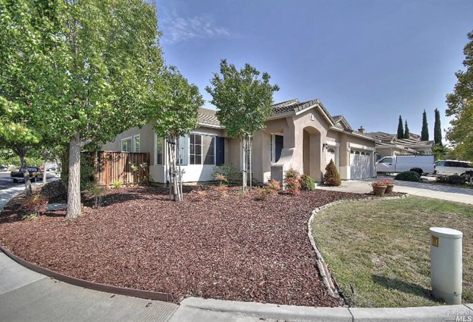 432 Mountain Meadows Dr photo 1