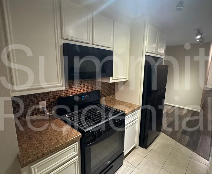 4445 Bell St #B — Photo 8