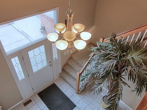 4th image of 16382 Applewood Ct