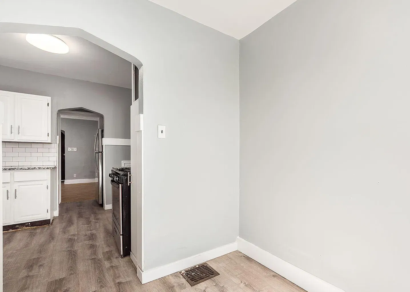 4 bed, 1.5 bath, 1584 sqft, $1,927 — Photo 4