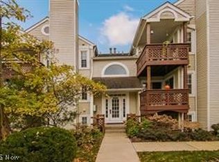 1328 Cedarwood Dr APT D1, Westlake, OH 44145