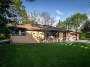 400 N Beaumont Ave, Brookfield, WI 53005