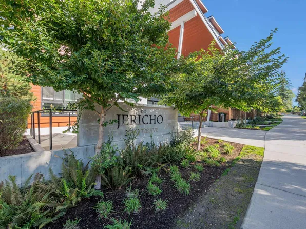 20362 72b Ave #309, Langley, BC V2Y 3E6