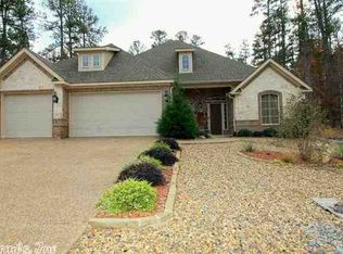 9 Campeon Ln, Hot Springs Village, AR 71909