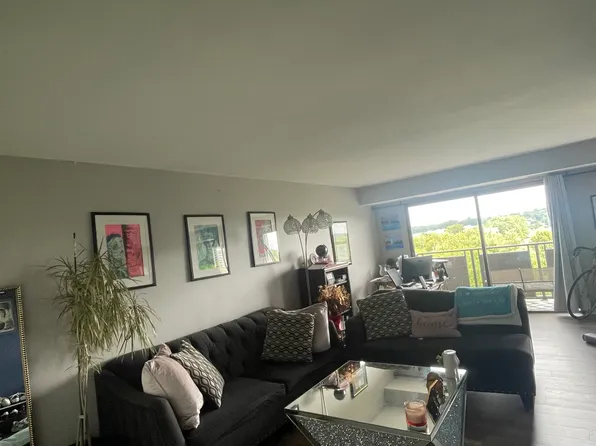 3100 S Manchester St APT 808, Falls Church, VA 22044