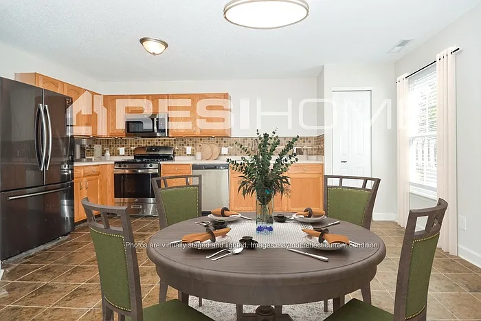 3 bed, 2.5 bath, 1868 sqft, $1,775 — Photo 3