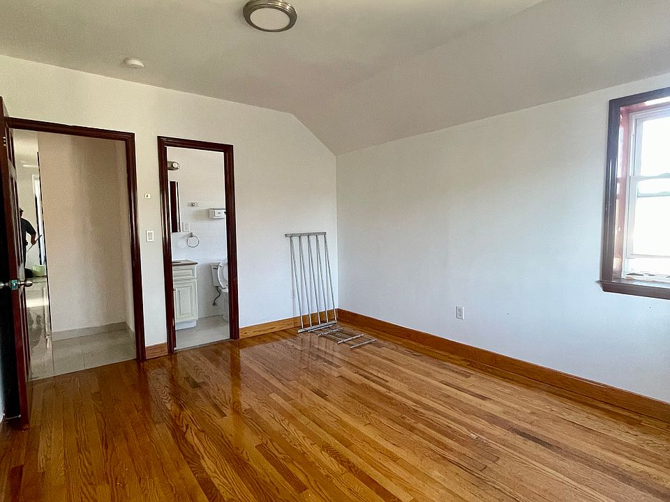 1st image of 15032 26th Ave Floor 2