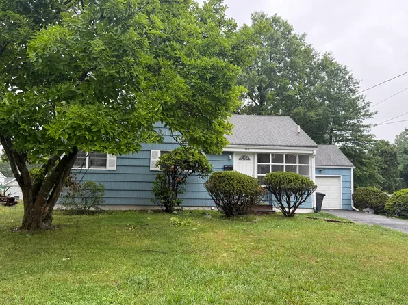 132 Heather Hill Rd, Cresskill, NJ 07626