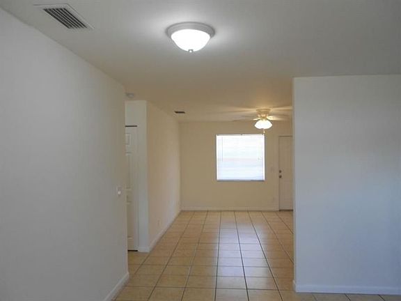 3rd image of 925 W 36th St #2