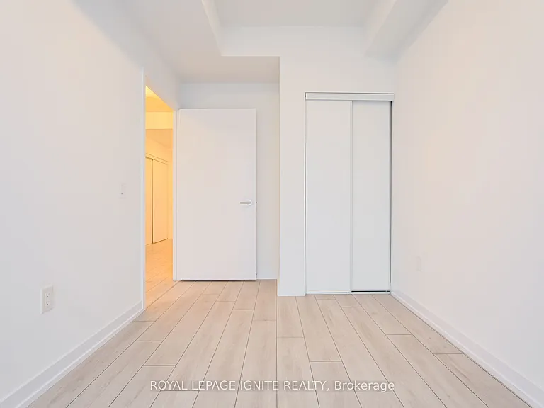 500 Dupont St #510 — Photo 15