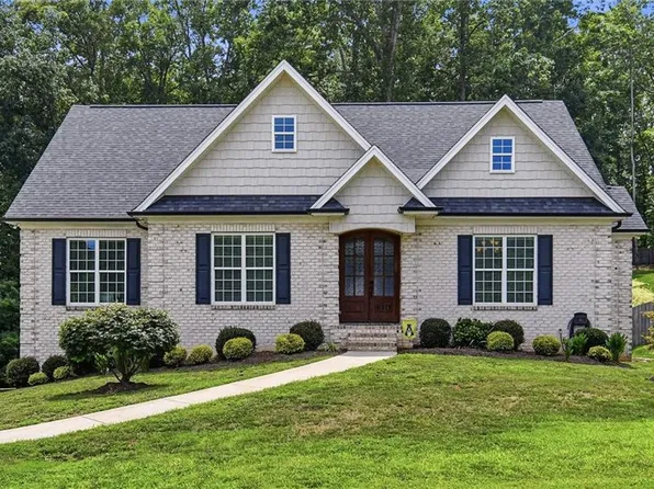 6171 Olde Fields Way, Pfafftown, NC 27040