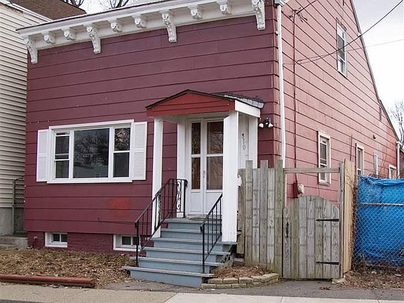 2nd image of 810 Livingston Ave