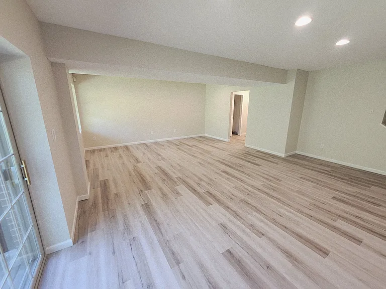 815 Village Dr — Photo 8