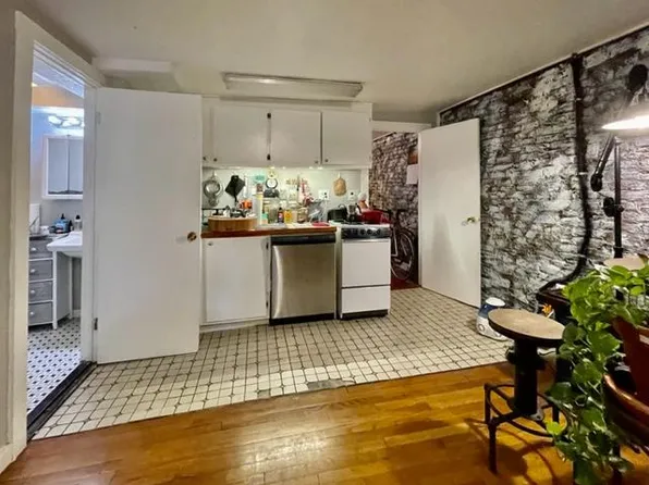 73 Revere St #A, Boston, MA 02114