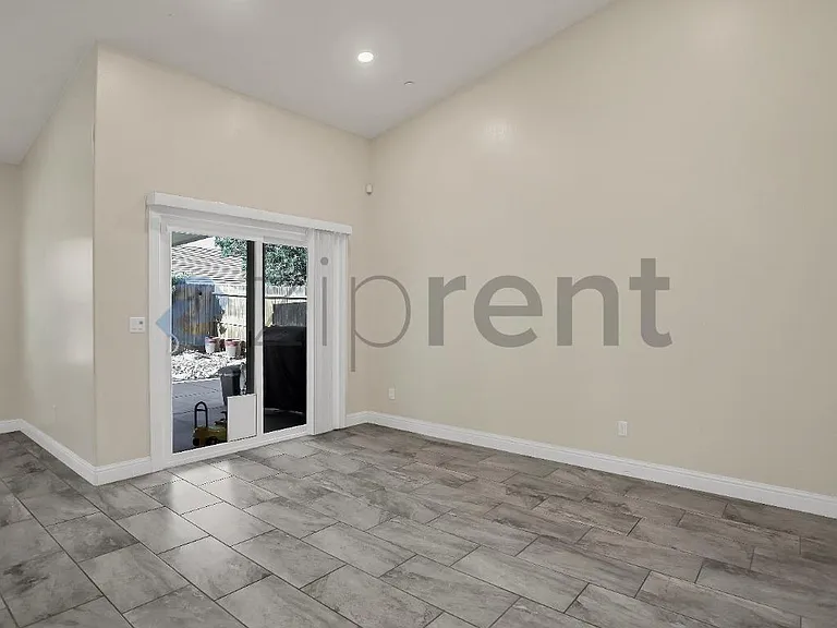 5462 W Floradora Ave — Photo 14