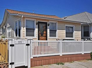 33 Oregon St, Long Beach, NY 11561