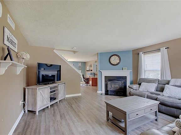 2nd image of 109 Meridian Gardens Ln