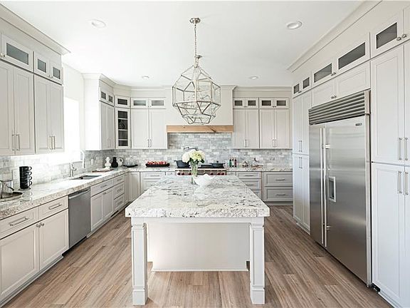 4th image of 270 Crosstree Ln