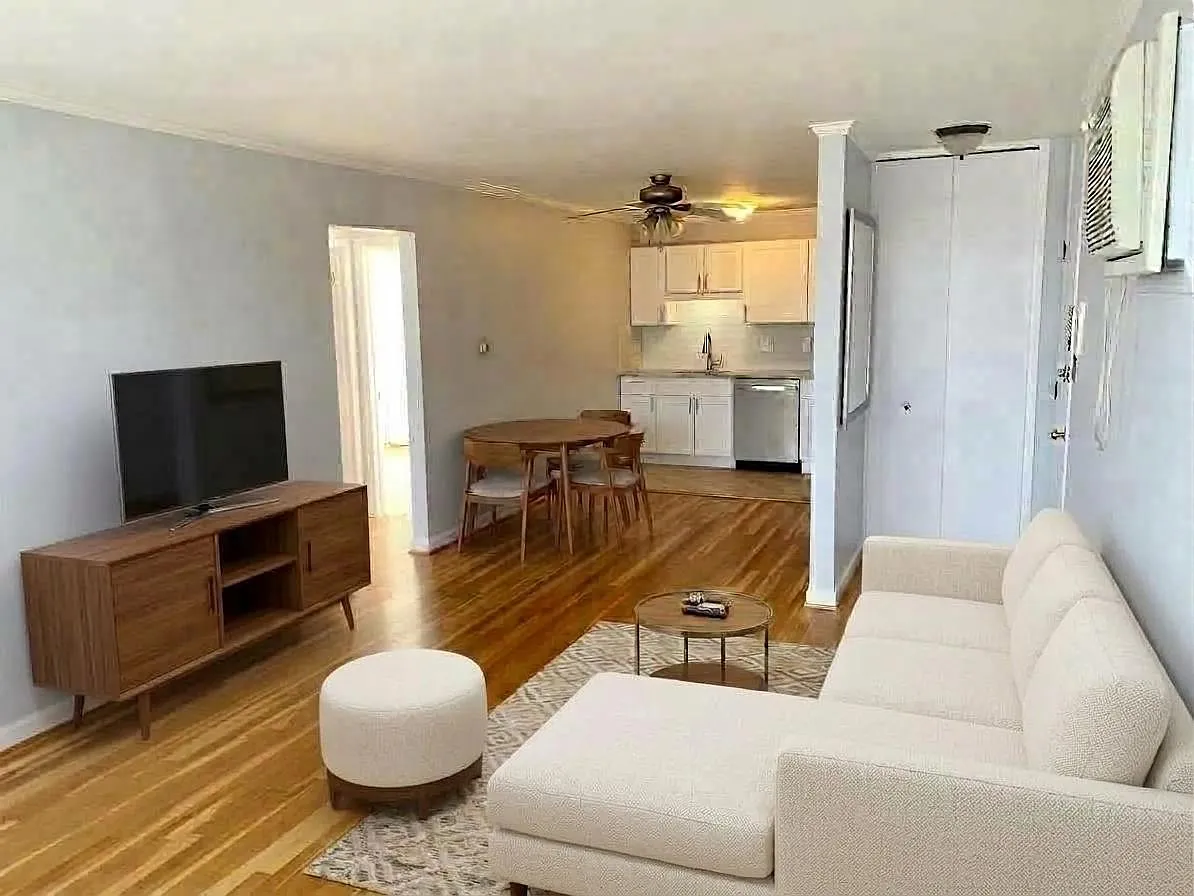 125 E Forteen Mile Rd — Photo 2