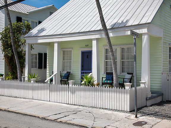 3rd image of 709 Olivia St