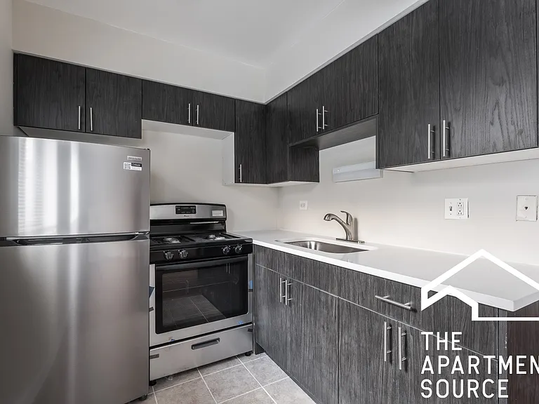 5917 N Kenmore Ave #426 — Photo 1