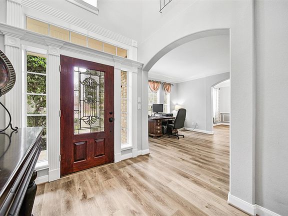 3rd image of 14315 Medlowe Ct