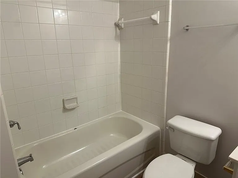 1296 Dunwoody Cv — Photo 22