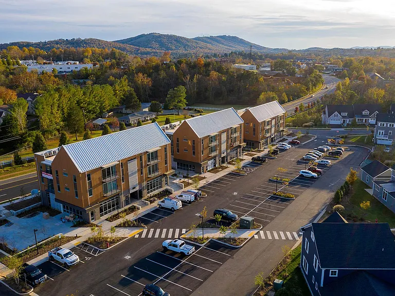 Riverside Village Apartments — Photo 121