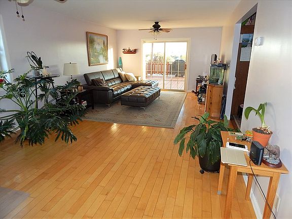 4th image of 156 W 30th St