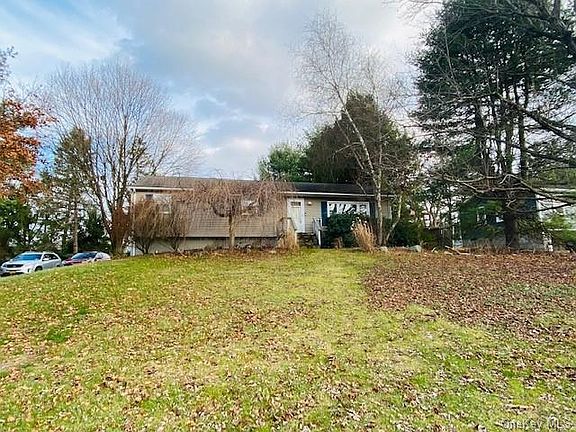 2nd image of 17 Woodland Drive